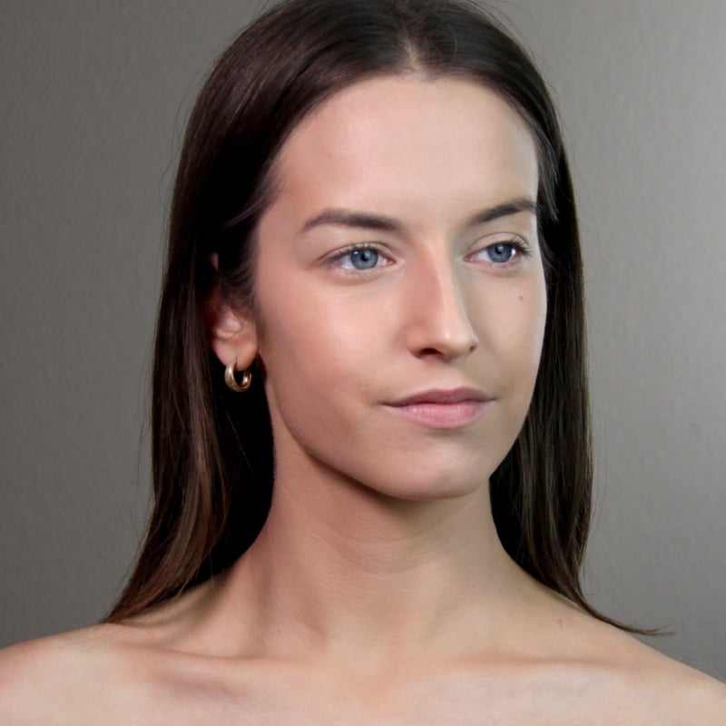 GenZ make-up GenZ Cover Story Skin-adapting nourishing Foundation No.02